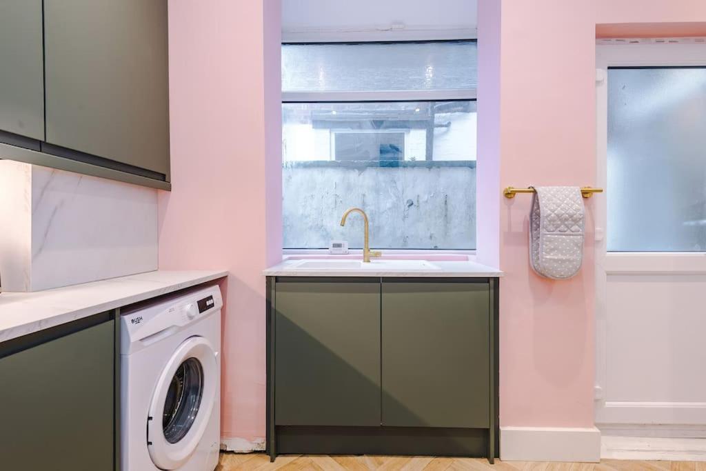 Holiday home 5 Bed Salford Sanctuary Retreat Manchester