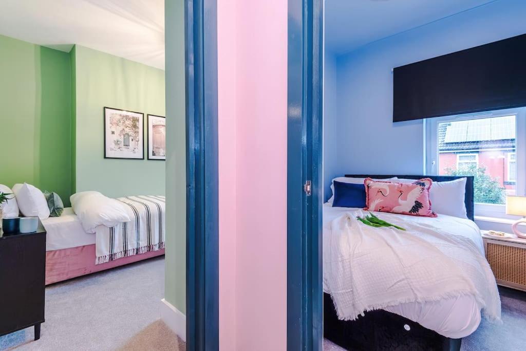 5 Bed Salford Sanctuary Retreat *